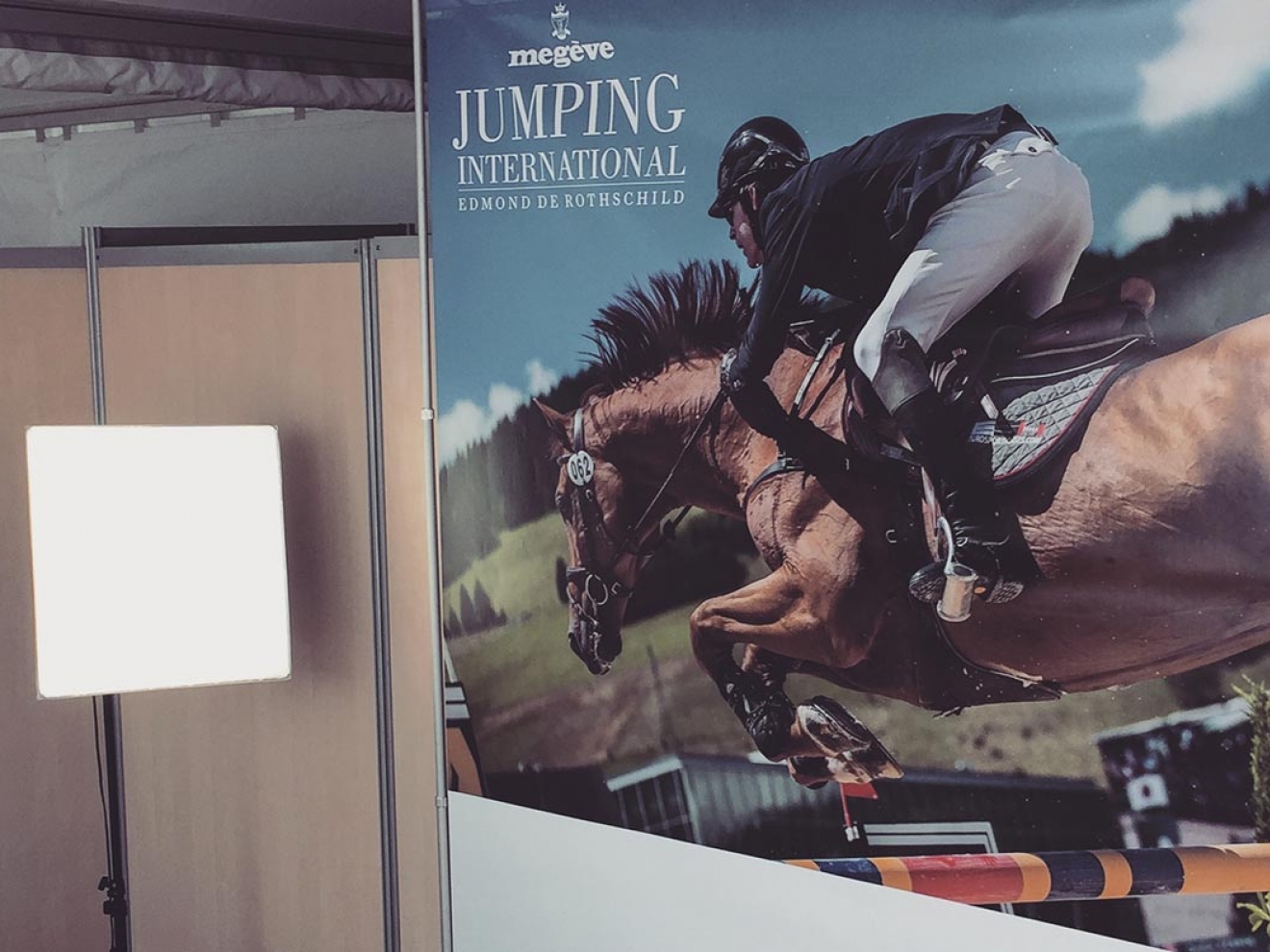 Location Photo Booth Jumping