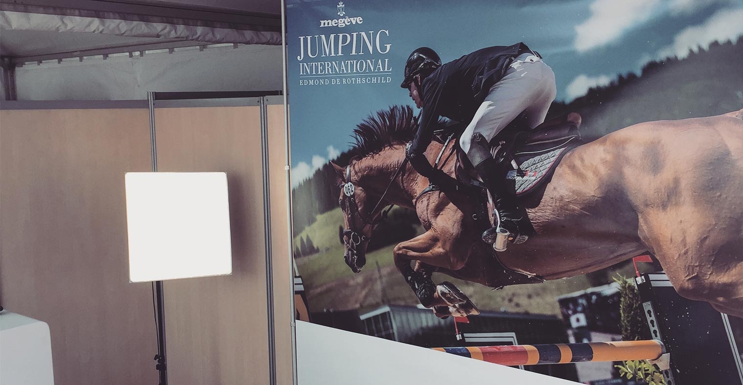 Location Photo Booth Jumping